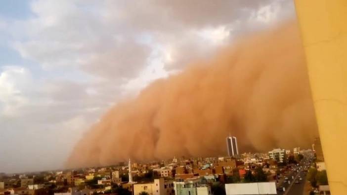 Sudan’ı kum fırtınası vurdu