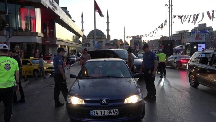 İstanbul'da Huzur Uygulaması: Araçlar arandı