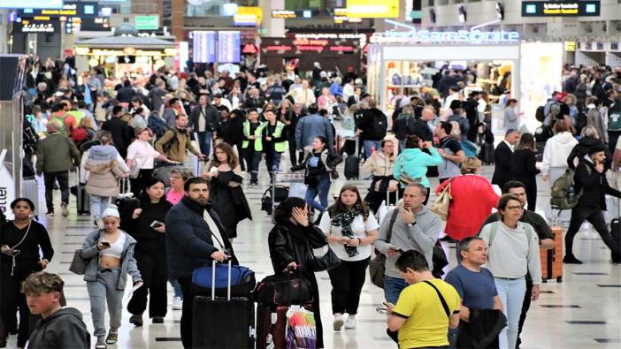 Antalya 8 milyon 11 bin 828 turist sayısına ulaştı