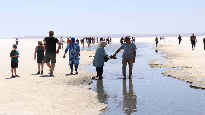 Tuz Gölü'nde yürüme turizmi ilgi odağı oldu