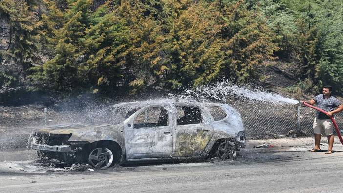 İzmir'de otomobil alev aldı: Orman yangınına neden oldu