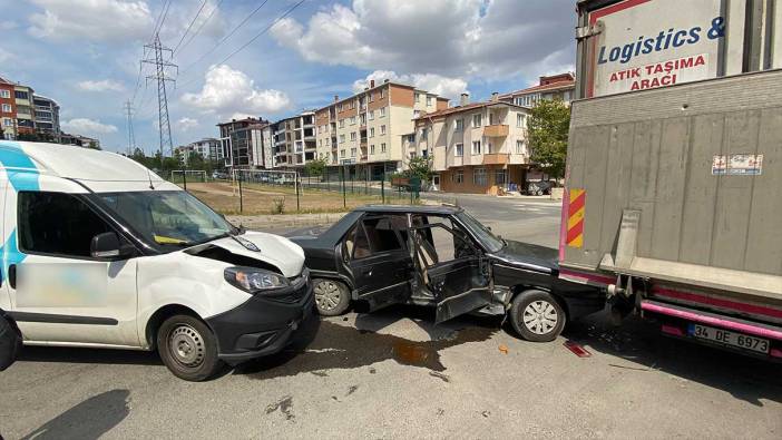 17 yaşındaki ehliyetsiz sürücü kaza yaptı! 2 yaralı