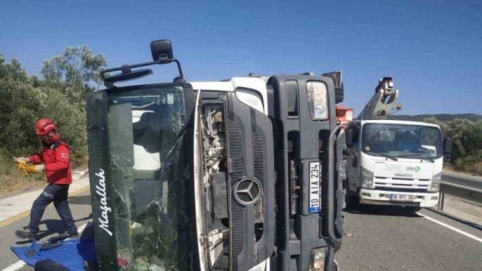 Balıkesir’de devrilen beton mikserinin sürücüsü hayatını kaybetti