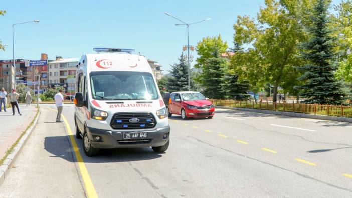 Erzurum'da otomobilin çarptığı kadın ağır yaralandı