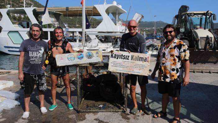 Kaş'ta deniz dibindeki atık istasyonları temizlendi