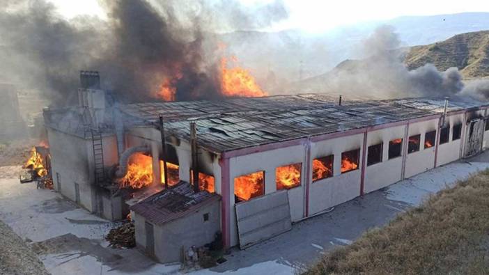 Kastamonu'da kapı fabrikasında çıkan yangın söndürüldü