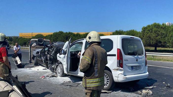 Esenyurt'ta zincirleme kaza: 3 kişi yaralandı