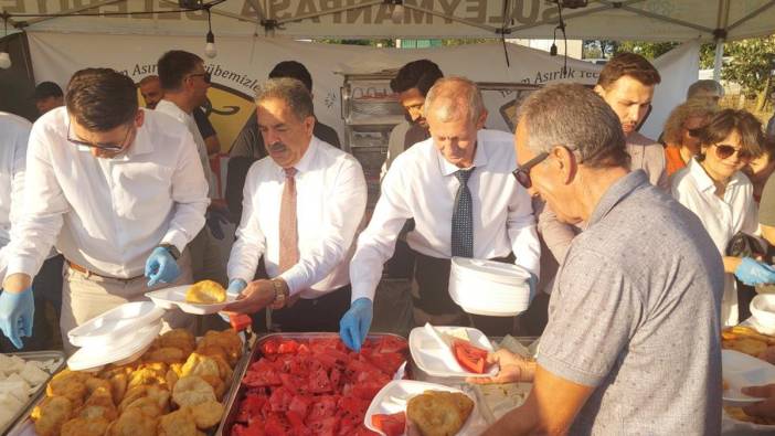 Tekirdağ'da karpuz yeme kuyruğu!