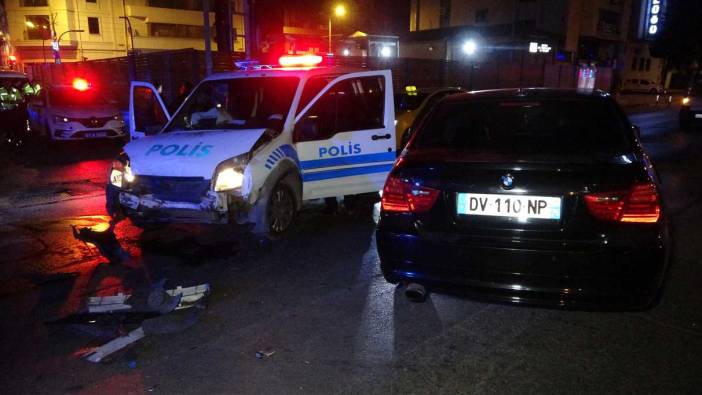 Polis aracı ile otomobil çarpıştı: 1’i polis 2 yaralı