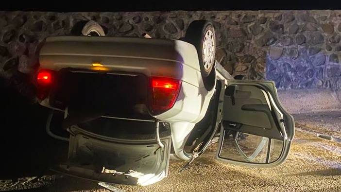 Şanlıurfa'da şarampole devrilen otomobildeki 5 kişi yaralandı