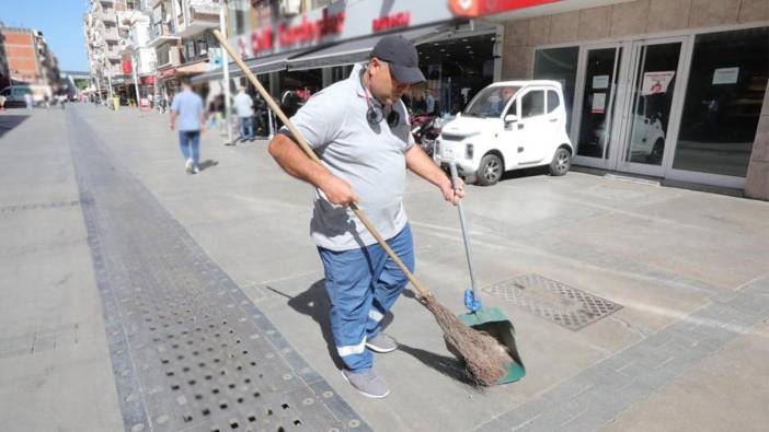 İnsanlık ölmemiş: Yerde bulduğu binlerce lirayı sahibine teslim etti