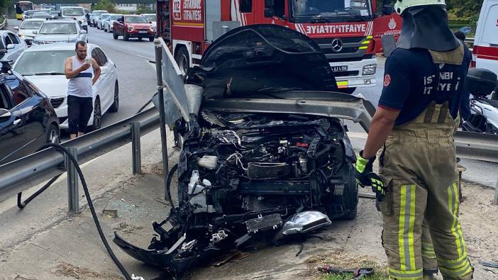 Ataşehir’de lüks cip bariyerlere ok gibi saplandı