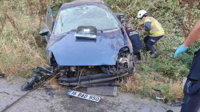 Takla atan otomobilden savrulan 2 genç hayatını kaybetti!