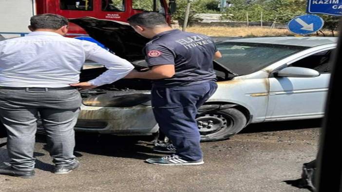 Elazığ’da seyir halindeki araç yandı