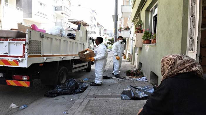 Görenler gözlerine inanamadı: Çöp evden 2 kamyon eşya çıktı