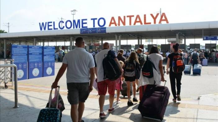 Antalya'da hava yolu trafiğinde rekor yoğunluk