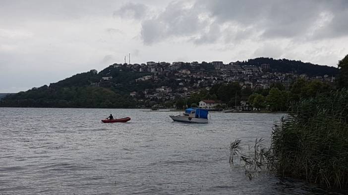 Sapanca Gölü’nde teknede mahsur kaldılar!