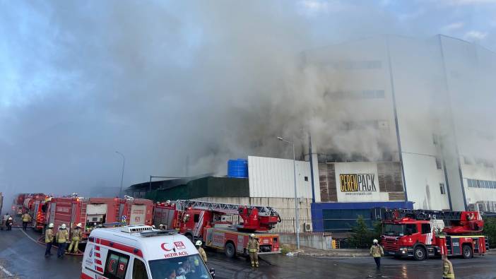 Arnavutköy'de cam üretim fabrikasında yangın!