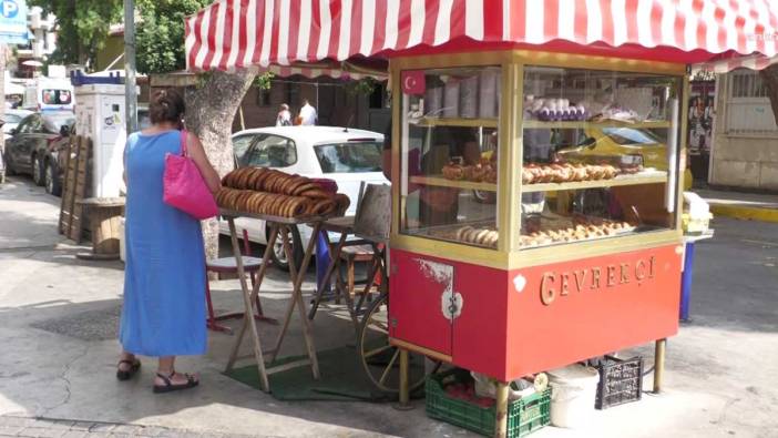 İzmir'de simit zammına tepki: Hem alıcı şikayetçi, hem satıcı