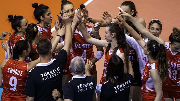 Türkiye Voleybol Şampiyonası'nda dünya ikincisi oldu