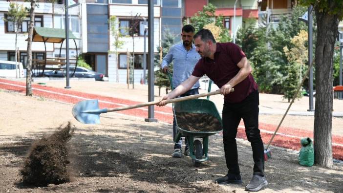 Pursaklar Belediyesi, Saray Karyağdı Mahallesindeki parkın yenileme çalışmalarına devam ediyor.