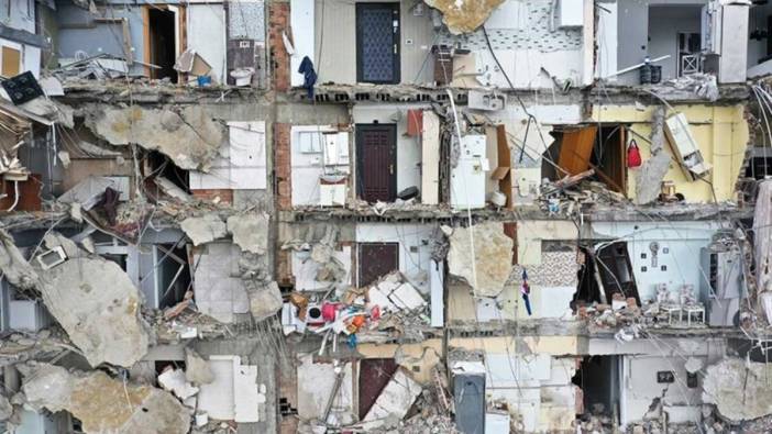 Adana'da depremde 11 kişinin öldüğü apartmanla ilgili 4 sanığa dava