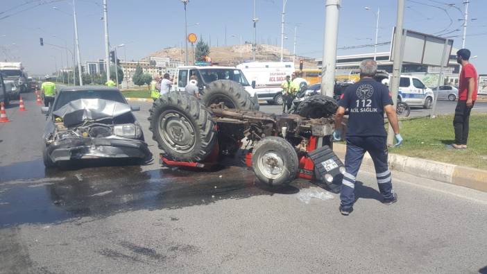 Malatya'da otomobil ile traktör çarpıştı: 2 yaralı