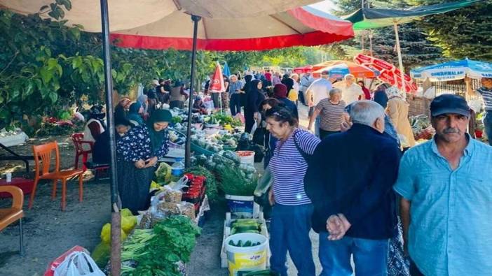 Bu köyde kadınlar hem üretip hem satıyor