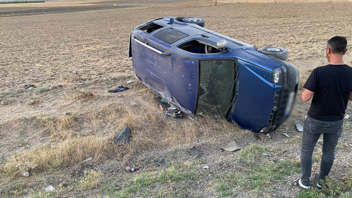 Konya'da lastiği patlayan otomobil takla attı: 3 yaralı