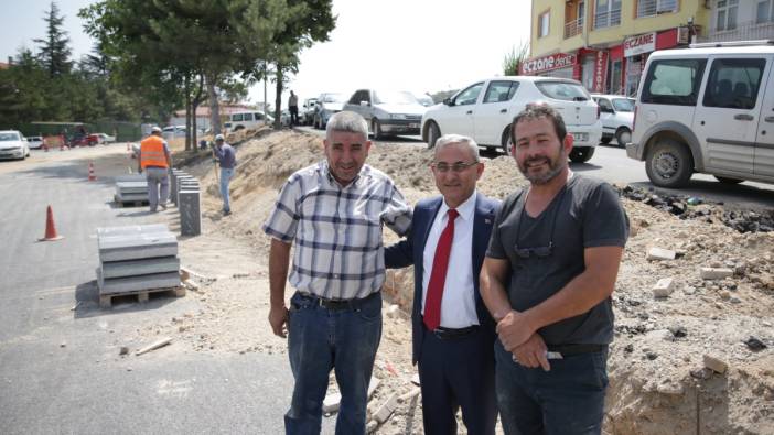 Kütahya Şehir Hastanesi bölgesinde kaldırım mesaisi