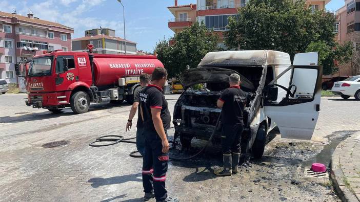 Kırklareli’nde park halindeki araç alev aldı