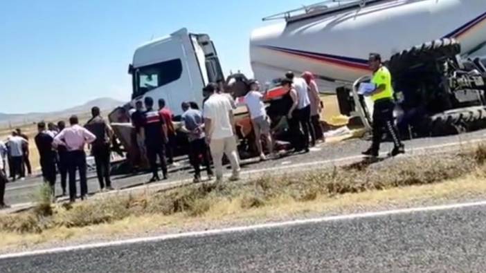 Aksaray'da TIR traktöre çarptı: 1 ölü