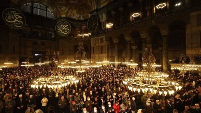 Müze statüsü iptal edilerek cami statüsü verilmişti: Ayasofya’da kötü koku şikâyeti