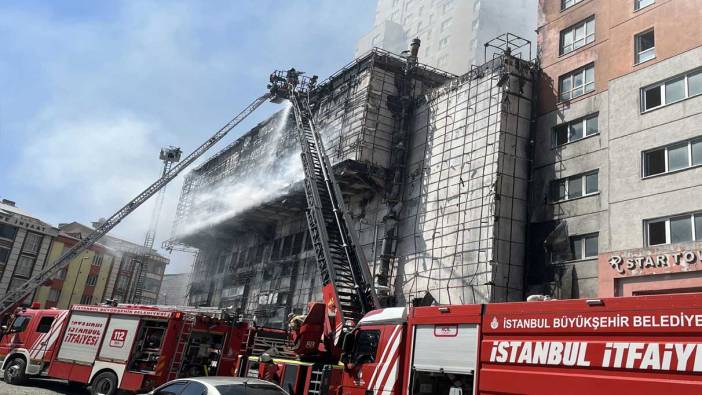 Esenyurt'ta kültür merkezinde yangın çıktı! 30 katlı binadan işte böyle kaçtılar