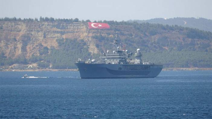 ABD savaş gemisi USS Mount Whitney, Çanakkale Boğazı'ndan geçti