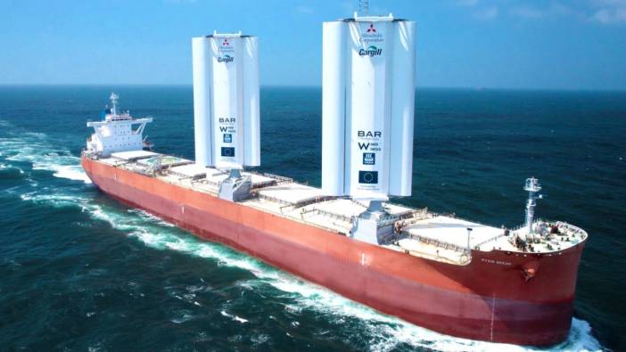Rüzgar enerjisiyle çalışan yük gemisi yelken açtı