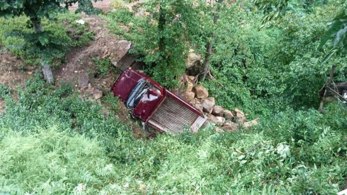 Çay yolunda kamyonet kazası: 3 yaralı