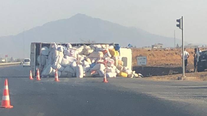 Gaziantep'te kamyon ile otomobil çarpıştı: 5 yaralı