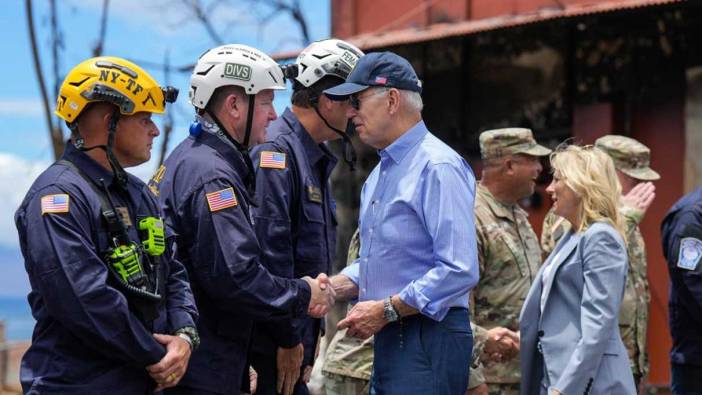 Biden, orman yangını felaketinin yaşandığı Hawaii'yi ziyaret etti