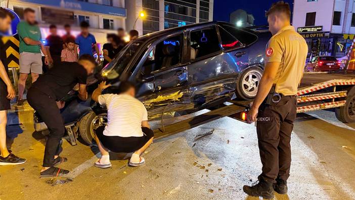 Konya'da iki otomobil kavşakta birbirine girdi: 2 yaralı