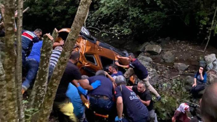 Giresun'da otomobil dere yatağına devrildi!