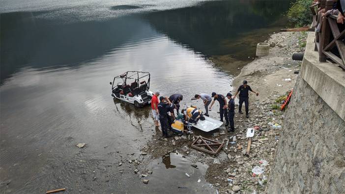 Golf aracıyla gezinti yapan Arap çift Uzungöl’e uçtu: 2 yaralı