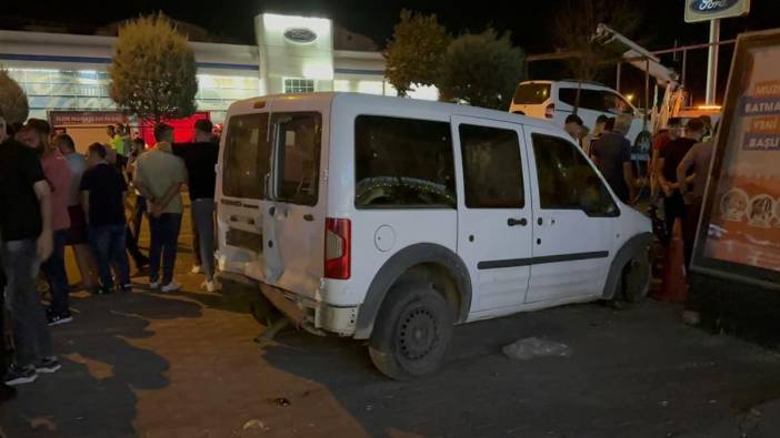 Batman'da sivil polisin aracına çarptı: 5 yaralı