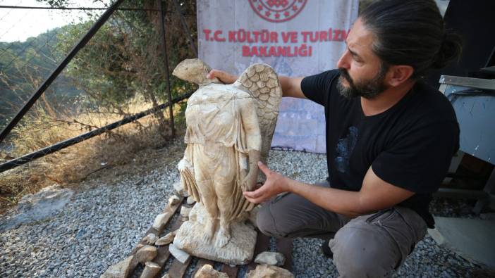 1800 yıllık "zafer tanrıçası" heykeli bulundu