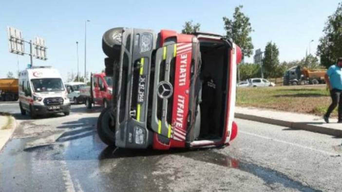 Esenler'de yangına giden itfaiye aracı devrildi: 2 yaralı