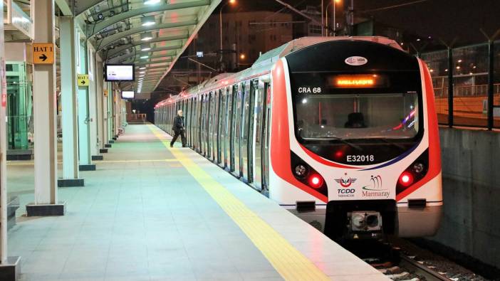 Kartal'da bir genç Marmaray'ın önüne atladı