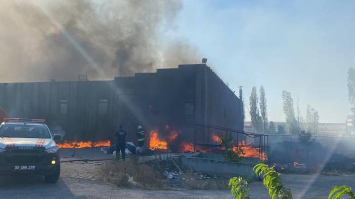 Tekirdağ'da korkutan fabrika yangını