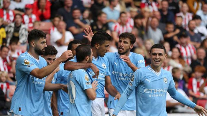 Premier League'in son şampiyonu Manchester City'den rüya gibi başlangıç