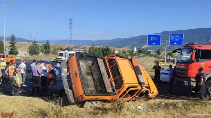 Karabük'te Karayolları aracı ile otomobil çarpıştı: 6 yaralı