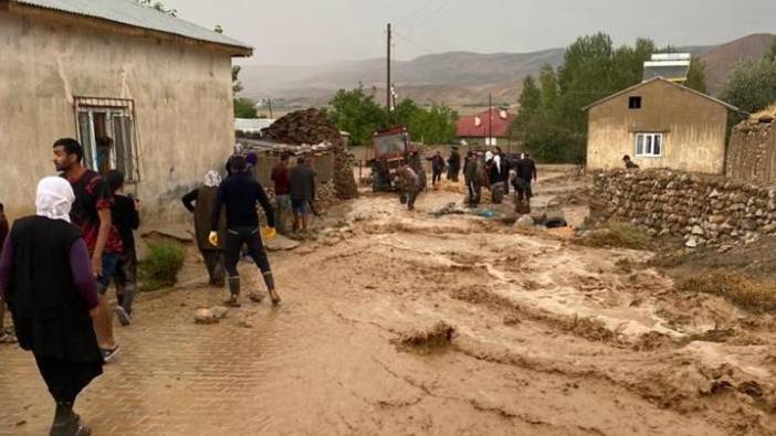 Van’da yağış sele neden oldu